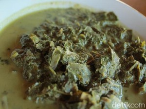 Lezatnya Daun Ubi Tumbuk, Masakan Khas Mandailing