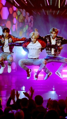 Foto: Pesona dan Gaya BTS Guncang Panggung American Music Awards 2017 Foto: Pesona dan Gaya BTS Guncang Panggung American Music Awards 2017