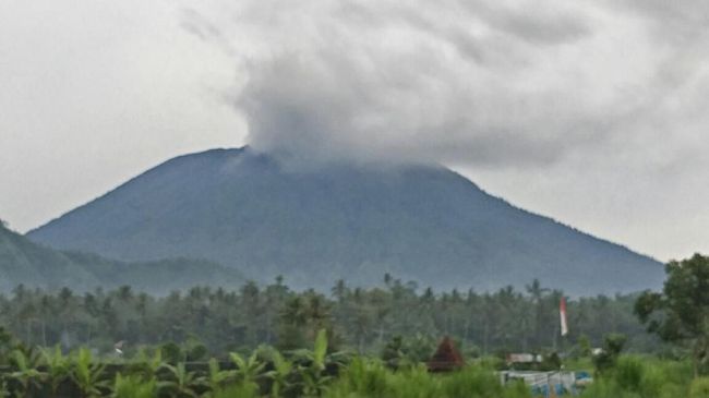 Download 53 Koleksi Gambar Gunung Agung Meletus Paling Bagus HD