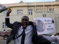 FOTO: Rakyat Zimbabwe Rayakan Mugabe Lengser