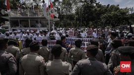 Batal Long March, Massa Aksi Tetap Demo di Kedubes AS