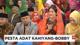 VIDEO: Sorak Tamu saat Kahiyang Berbahasa Mandailing