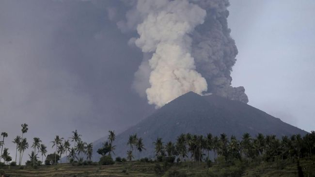 Unduh 97 Gambar Gunung Berapi Meletus Keren HD