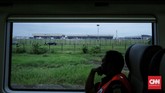 Kereta Bandara Soekarno-Hatta terdiri dari 6 gerbong dengan kemampuan mengangkut 272 penumpang. Kereta tersebut berangkat tiap 30 menit sekali, dengan jam pengoperasian dimulai dari pukul 3 dini hari hingga jam 11 malam.