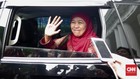 Khofifah Mesem-Mesem Bahas 'Surat Izin' ke Jokowi