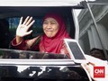 Khofifah Mesem-Mesem Bahas 'Surat Izin' ke Jokowi