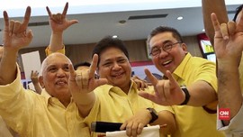 VIDEO: Jokowi Tanggapi Keinginan Airlangga jadi Ketum Golkar
