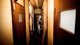 Seorang pria, diyakini di usia 50-an tahun meninggal dunia di kediamannya di Tokyo. Meninggal sendirian tanpa pasangan atau kerabat, ia menjadi korban terbaru dari tren lansia di Jepang bernama 'kodokushi' atau 'meninggal dalam kesendirian'. (AFP PHOTO / BEHROUZ MEHRI)