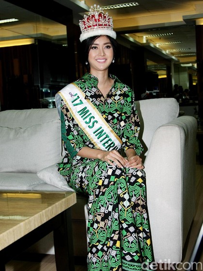 Mengenal Kevin Lilliana, Dulu Tomboi Kini Juara Miss International 2017 Mengenal Kevin Lilliana, Dulu Tomboi Kini Juara Miss International 2017
