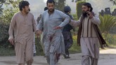 Selama ini, Taliban telah menjadi ancaman keamanan tak hanya di Afghanistan, tapi juga Pakistan. (AFP PHOTO / ABDUL MAJEED)