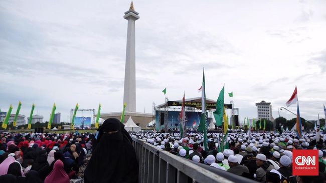 Robohnya 'Pagar' Mewah Monas di Tangan Anies