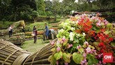 Vila dan taman bisa dikunjungi setiap hari, mulai dari pukul 07.00 sampai 17.00. Tiket masuknya seharga Rp33 ribuan per orang.
