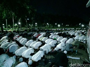 Niat Sholat Fajar: Arab, Latin dan Terjemahannya