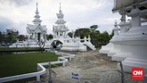Rancangan bangunan ini disusun berdasarkan cerita surga dan negara di alam baka. Serba putih, namun kuil ini juga disisipi oleh aksen perak. Detilnya bahkan disematkan sampai ke pagar halamannya.