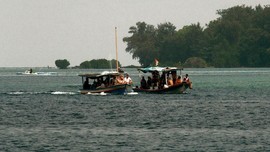 Belasan Ribu Wisatawan Sambangi Pulau Seribu
