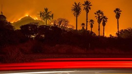 FOTO: California 'Dijilat' Api