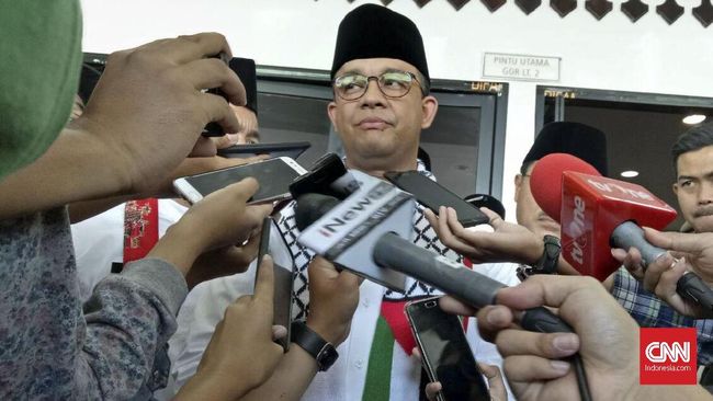 Dengar Curhat Warga, Anies Minta Waktu Penuhi Janji Kampanye