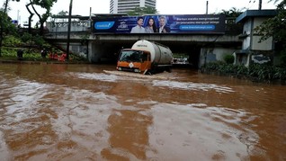 Netizen Laporkan Banjir di Kuningan Hingga Sudirman