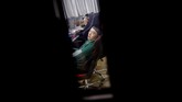 Layaknya tentara, atlet e-sport menghabiskan sebagian besar waktunya di kamp yang dipersenjatai peralatan virtual. (REUTERS/Tyrone Siu)