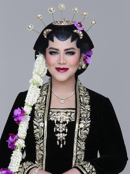 Ungkapan Bahagia dan Haru Kahiyang Ayu Terpilih Jadi Model Pengantin Solo Ungkapan Bahagia dan Haru Kahiyang Ayu Terpilih Jadi Model Pengantin Solo