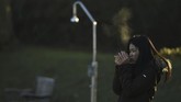 Di sepanjang musim, Hyde Park selalu menarik untuk dikunjungi karena suasananya yang teduh dan romantis.