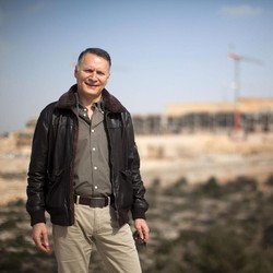 Miliarder Ini Dulu Ditahan Israel, Kini Ikut Palestina Perang