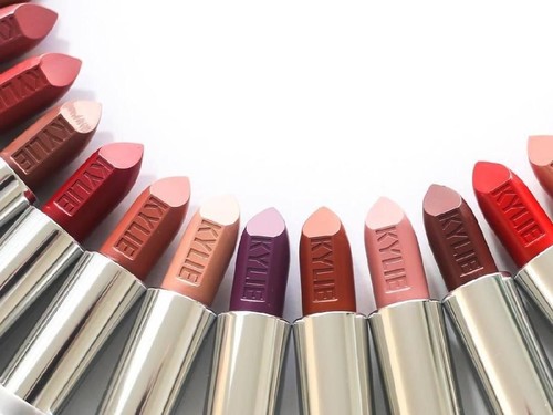 Lipstik Terbaru Kylie Jenner Habis Terjual Dalam 30 Menit Lipstik Terbaru Kylie Jenner Habis Terjual Dalam 30 Menit