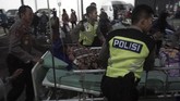 Beberapa rumah sakit juga mengalami kerusakan sehingga pasien harus dievakuasi, salah satunya RSUD Banyumas yang mengalami plafon ambrol, tembok retak, dan instalasi pipa gas oksigen bocor. (Anadolu/Galih Widi)