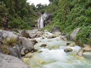 Mangku Sakti Waterfall Lombok: Daya Tarik. Harga Tiket, Rute