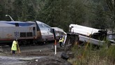 Dewan Keamanan Transportasi Nasional menugaskan tim beranggota 20 orang untuk menginvestigasi kecelakaan tersebut. (REUTERS/Steve Dipaola)