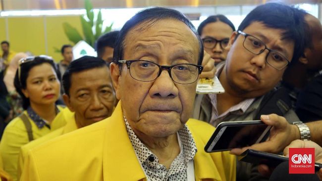 Akbar Tanjung Yakin Jokowi Tak Pakai Kekuasaan Bantu Gibran