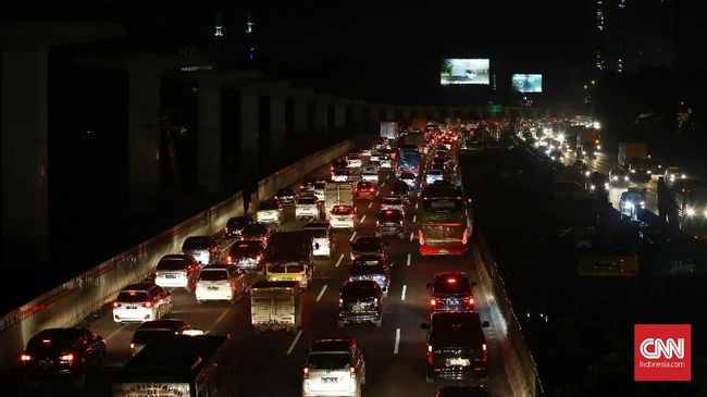 Tak Ingin Macet, Hindari Tol Jakarta-Cikampek Malam Ini