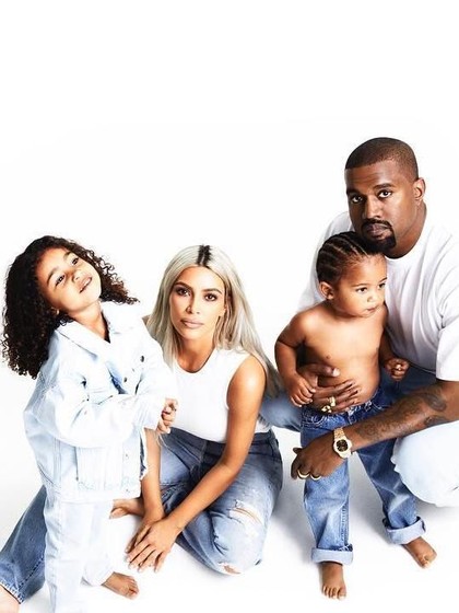 Selamat! Kim Kardashian dan Kanye West Sambut Anak Ketiga Selamat! Kim Kardashian dan Kanye West Sambut Anak Ketiga