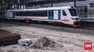 Dinding <i>Underpass</i> Ambrol, Kereta Api Bandara Disetop
