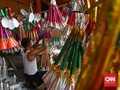 Isu Haram dan Nelangsa Penjual Terompet Tahun Baru