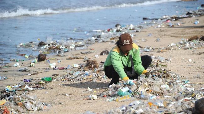 Bandara di Amerika Larang Air Minum dalam Botol Plastik