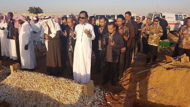KBRI Riyadh Makamkan WNI yang Wafat Akibat Serangan Jantung