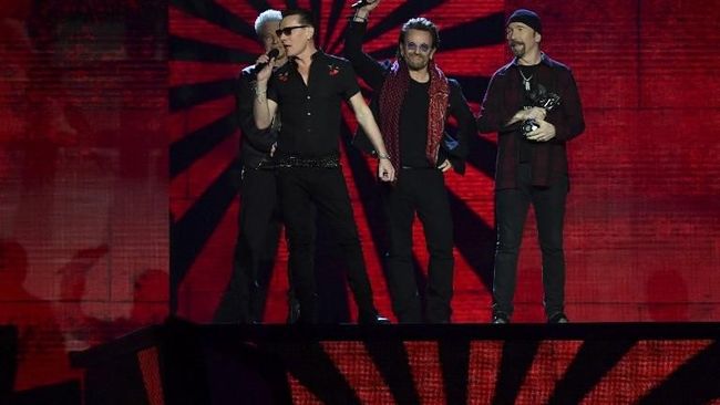 U2 Raih Pendapatan Tur Tertinggi di 2017