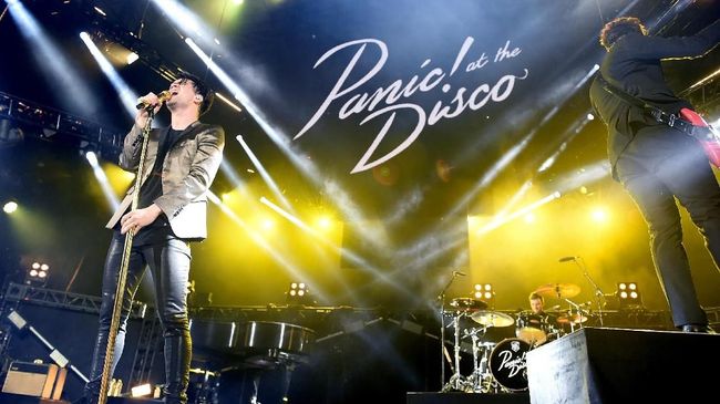 Panic! At The Disco akan Usir Fan yang Cium Brendon di Konser