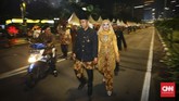 Anies pun berjanji akan terus melangsungkan acara nikah massal setiap menjelang tahun baru. Ia mengaku akan mempersiapkan acara yang lebih baik dan matang untuk tahun selanjutnya. (CNNIndonesia/Safir Makki)