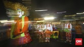 Acara yang digelar di Park and Ride, MH Thamrin, Jakarta Pusat ini dimeriahkan oleh pertunjukan ondel-ondel. Semua biaya ditanggung oleh Pemprov DKI Jakarta selaku penyelenggara. (CNNIndonesia/Safir Makki)