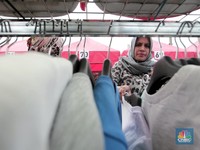 Kegiatan Dunia Usaha Melambat, Produksi Turun