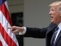 Buntut Skandal di Gedung Putih, Trump Pecat Menteri Ini