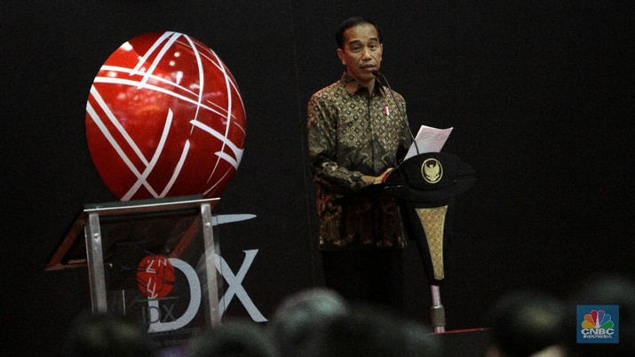 Presiden Joko Widodo resmi menutup perdagangan bursa tahun 2017 di Bursa Efek Indonesia, Jakarta, Jumat (29/12/2017). Perdagangan bursa ditutup menguat pada angka 6,355