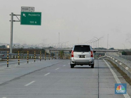 Kalah Sama Jalan Umum Tol Di Ri Ini Sepi Dari Kendaraan<script async src=