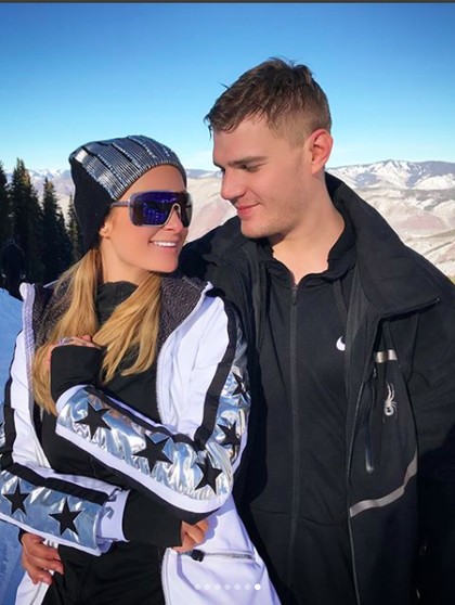Paris Hilton Pilih Gaun Pengantin Bertema Disney Princess Paris Hilton Pilih Gaun Pengantin Bertema Disney Princess