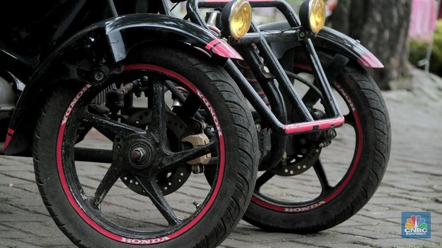 Dari sekian banyak produsen kendaraan terutama roda dua, tidak ada yang memenuhi kebutuhan kaum penyandang disabilitas