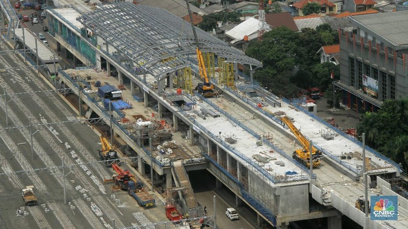 Proyek kereta berbasis rel (MRT) ini ditargetkan selesai pada tahun 2019, dan akan diuji coba pada bulan Agustus 2018 mendatang.