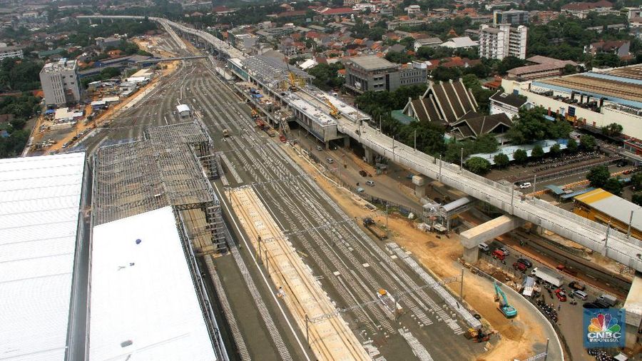 Proyek kereta berbasis rel (MRT) ini ditargetkan selesai pada tahun 2019, dan akan diuji coba pada bulan Agustus 2018 mendatang.