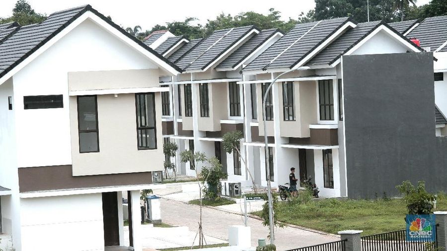 Awal Desember 2017, Kementerian Pekerjaan Umum dan Perumahan Rakyat (PUPR) mencatat capaian Program Satu Juta Rumah sebanyak 765.120 unit rumah, didominasi oleh pembangunan rumah bagi  masyarakat berpenghasilan rendah (MBR) sebesar 70 persen, atau sebanyak 619.868 unit, sementara rumah non-MBR yang terbangun sebesar 30 persen, sebanyak 145.252 unit.
Program Satu Juta Rumah yang dicanangkan oleh Presiden Joko Widodo, sekitar 20 persen merupakan rumah yang dibangun oleh Kementerian PUPR berupa rusunawa, rumah khusus, rumah swadaya maupun bantuan stimulan prasarana dan utilitas (PSU), 30 persen lainnya dibangun oleh pengembang perumahan subsidi yang mendapatkan fasilitas KPR FLPP, subsisdi selisih bunga dan bantuan uang muka. Selebihnya dipenuhi melalui pembangunan rumah non subsidi oleh pengembang.
Ketua Umum Asosiasi Pengembang Perumahan dan Pemukiman Seluruh Indonesia (Apersi) Junaidi Abdillah mengungkapkan, rumah tapak masih digemari kelas menengah ke bawah.
Kontribusi serapan properti oleh masyarakat menengah ke bawah terhadap total penjualan properti mencapai 70%.
Serapan sebesar 200.000 unit ini, akan terus meningkat pada tahun 2018 menjadi 250.000 unit.
